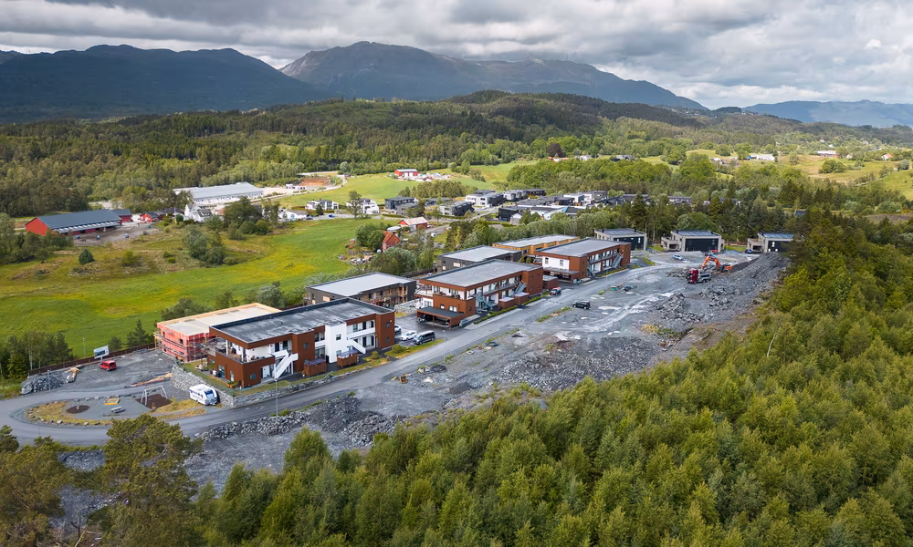 323d49fb-2100-498d-9a4a-cf606f93e55b